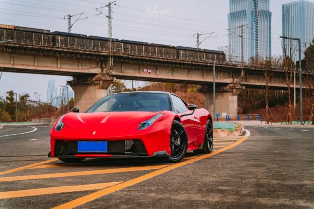 包含威廉姆斯逆转法拉利，诺里斯高光表现的词条