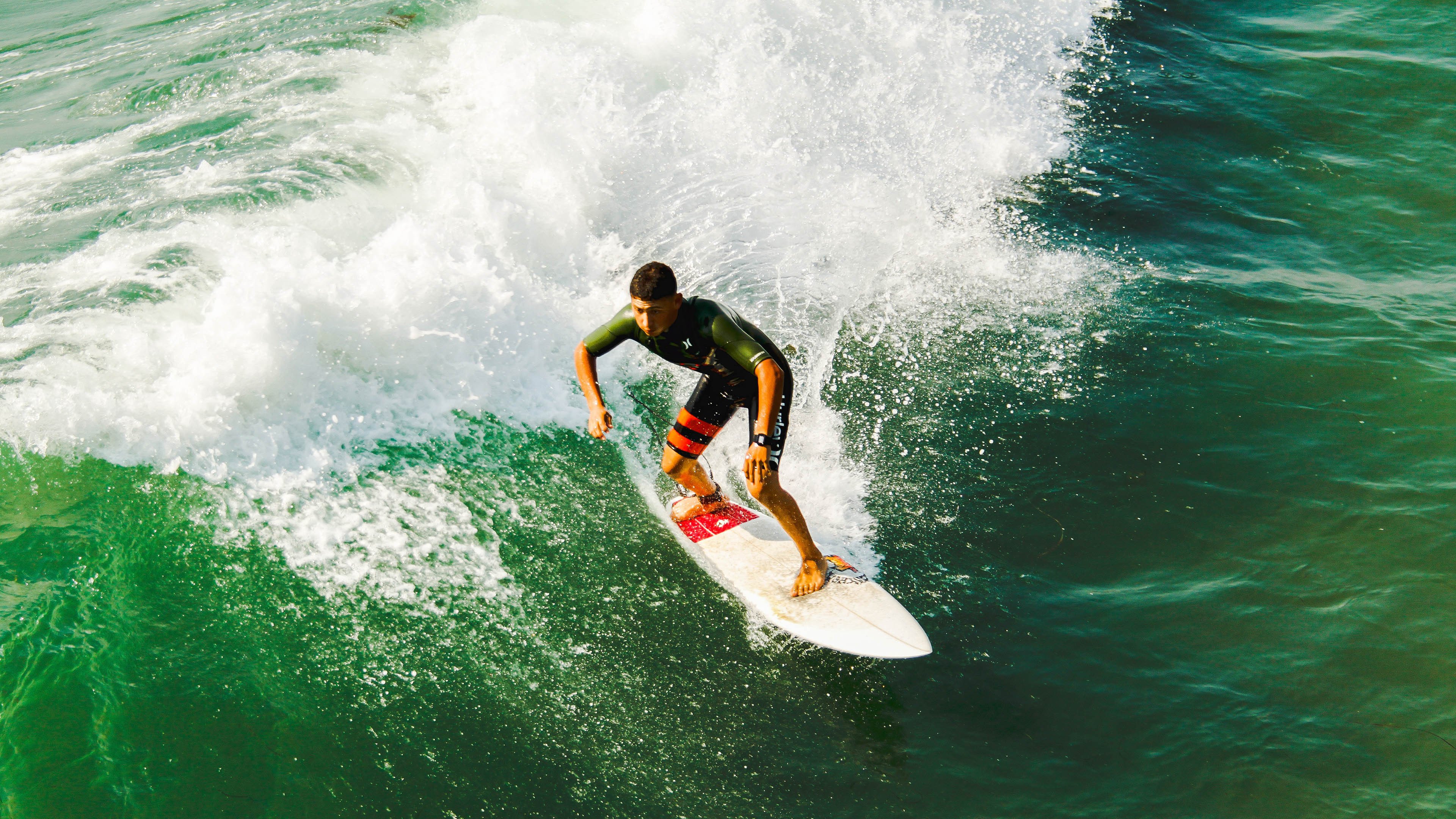 钢铁意志与艺术足球的碰撞，阿克在年度焦点战中接管比赛，德国全面压制乌拉圭