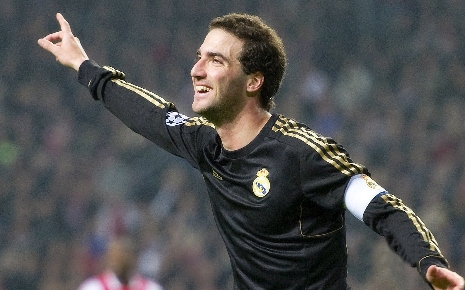 国王强势拿下老鹰，范弗利特成为关键先生