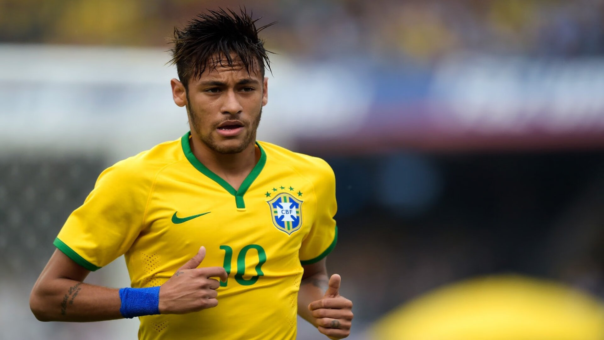 青岛队鏖战篮网，布伦森状态火热，一场跨越文化的篮球对话